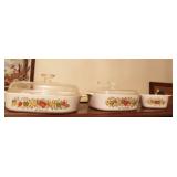 NESTING SET OF 3 CORNINGWARE DISHES - 2 LIDS NESTING SET OF 3 CORNINGWARE DISHES - 2 LIDS