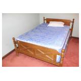 OAK, FULL SIZE BED W/MATTRESS OAK, FULL SIZE BED W/MATTRESS