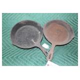 3 CAST IRON SKILLETS 3 CAST IRON SKILLETS
