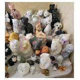 COLLECTION OF CERAMIC CATS AND FIGURINES COLLECTION OF CERAMIC CATS AND FIGURINES
