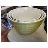 SET OF 3 CERAMIC MIXING BOWLS SET OF 3 CERAMIC MIXING BOWLS