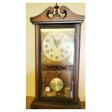 STAR 31 DAY MANTLE CLOCK W/PENULUM AND KEY STAR 31 DAY MANTLE CLOCK W/PENULUM AND KEY