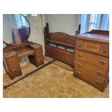 3 PC. DEPRESSION ERA BEDROOM SUIT:  FULL SIZE BED 3 PC. DEPRESSION ERA BEDROOM SUIT:  FULL SIZE BED
