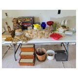 TABLE LOT: GLASSWARE, HOME D�COR, DOLL, PUPPY TABLE LOT: GLASSWARE, HOME D�COR, DOLL, PUPPY