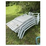 4 LOUNGERS