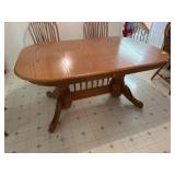 OAK DINING ROOM TABLE