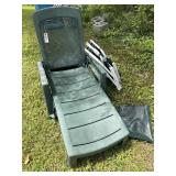 2 LOUNGERS AND FOLDING CHAIRS