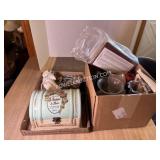 Various Dï¿½cor and Glass