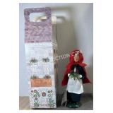 Williamsburg Lady Caroler