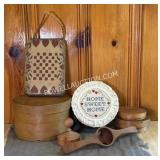 Cheese Boxes and Wooden Dï¿½cor