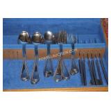 STAINLESS FLATWARE IN FLATWARE BOX