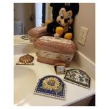 FLORAL PRINTS, VASE, SEASHELKSS ETC