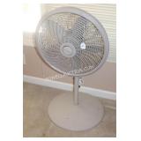 LASKO AJUSTABLE HEIGHT OSCILLATING FAN