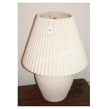 CERAMIC TABLE LAMP