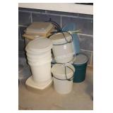 NICE GROUPING OF TUPPERWARE