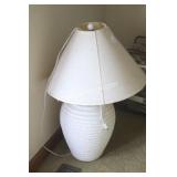 WHITE POTTERY TABLE LAMP