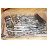 LARGE ASSORTMENT OF COMBO WRENCHES