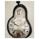 5 PRINTS AND WALL CLOCK