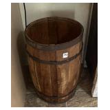 WOODEN KEG/BARREL WITH APPLES