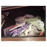 DECORATIVE TRUNK W/TOTE BAGS AND BACKPACK