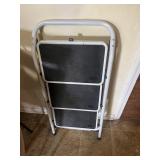 3 STEP STOOL/LADDER