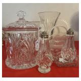 [7pc] CRYSTAL VASE