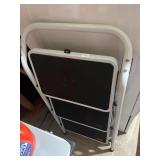 3 STEP STOOL/LADDER