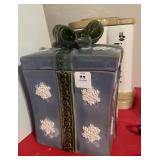 GIFT BOX AND COFFEE MAKER COOKIE JARS