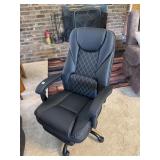 Like New recliningOFFICE CHAIR Like New recliningOFFICE CHAIR