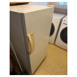 KENMORE 10 CUBIC FT UPRIGHT FREEZER KENMORE 10 CUBIC FT UPRIGHT FREEZER