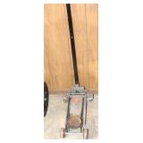 PRO LIFT 2-1/2 TON FLOOR JACK PRO LIFT 2-1/2 TON FLOOR JACK