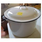 ENAMELWARE SOUP POT W/LID ENAMELWARE SOUP POT W/LID