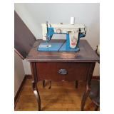 PRINCESS CONSOLE SEWING MACHINE - UNTESTED PRINCESS CONSOLE SEWING MACHINE - UNTESTED