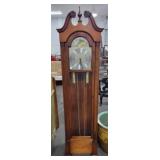 COLONIAL GRANDFATHER CLOCK - COLONIAL GRANDFATHER CLOCK -
