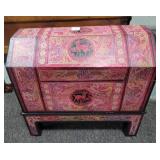 ASIAN DESIGNED PAINTED WOOD TRUNK ON LEGS ASIAN DESIGNED PAINTED WOOD TRUNK ON LEGS