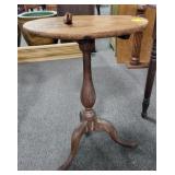 MAHOGANY TILT TOP CANDLE STAND MAHOGANY TILT TOP CANDLE STAND