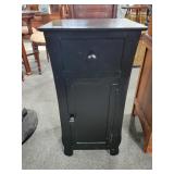 ONE DRAWER, ONE DOOR, PAINTED SIDE TABLE ONE DRAWER, ONE DOOR, PAINTED SIDE TABLE