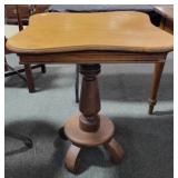 OAK - LAMP TABLE - CENTER PEDESTAL - 24X24X29 IN OAK - LAMP TABLE - CENTER PEDESTAL - 24X24X29 IN