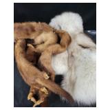 MINK STOLE AND A FOX COLLAR MINK STOLE AND A FOX COLLAR