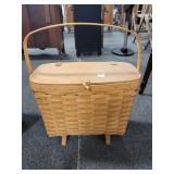 LONGABERGER SIGNED "JR 1995" MAGAZINE BASKET LONGABERGER SIGNED "JR 1995" MAGAZINE BASKET