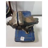 3 1/2" BENCH VISE (MADE IN USA) AND 2 PARTIAL TOOL 3 1/2" BENCH VISE (MADE IN USA) AND 2 PARTIAL TOOL