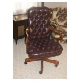 TUFTED LEATHER SWIVEL OFFICE CHAIR