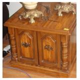 SQUARE END TABLE
