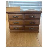 SMALL JEWELRY BOX W/ ASSORTED PINS & RINGS