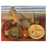 WOODEN TRAY WITH ASSORTED DECORATIVE ITEMS