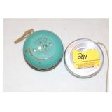 2 VINTAGE YO-YOS