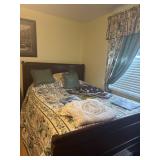 QUEEN SIZE SLEIGH BED WITH BEDDING
