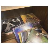 LARGE ASSORTMENT OF VINYL RECORDS