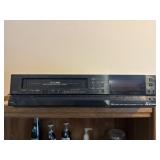 MITSUBISHI VHS PLAYER