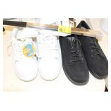 2 PAIR SZ 7 LADIES SHOES, PAIR OF SOCKS, SHOE HORN